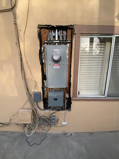 Recessed lighting in a modern living room